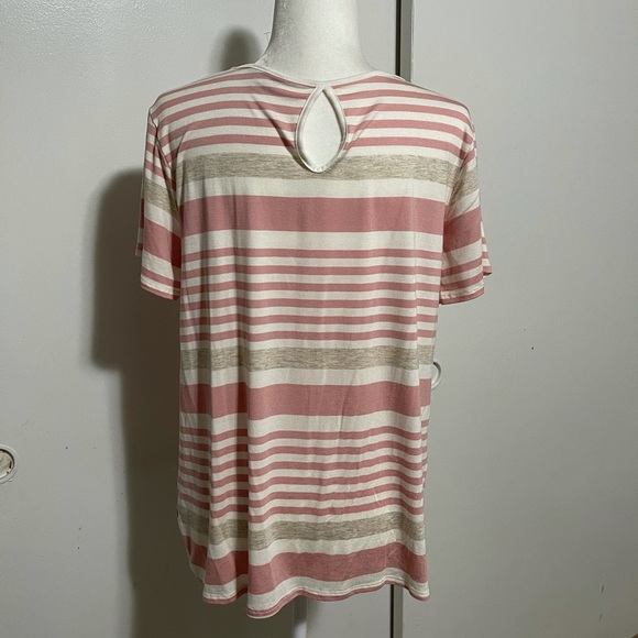 Lavish pink cream blouse - Picture 2 of 2